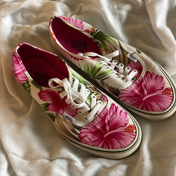 VANS ~ Hibiscus Lace Up Sneakers - Picture 7 of 8
